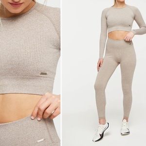 BEIGE RIBBED KNIT WORKOUT SET